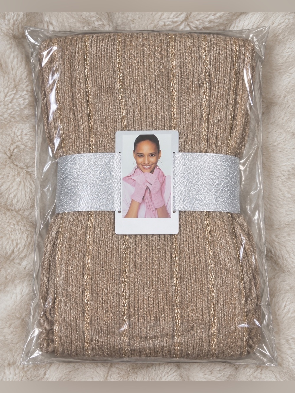 NEW YORK & CO 2 PC CABLE KNIT SCARF & GLOVES SET - BEIGE (NEW WITH TAGS) A38 - Picture 2 of 2